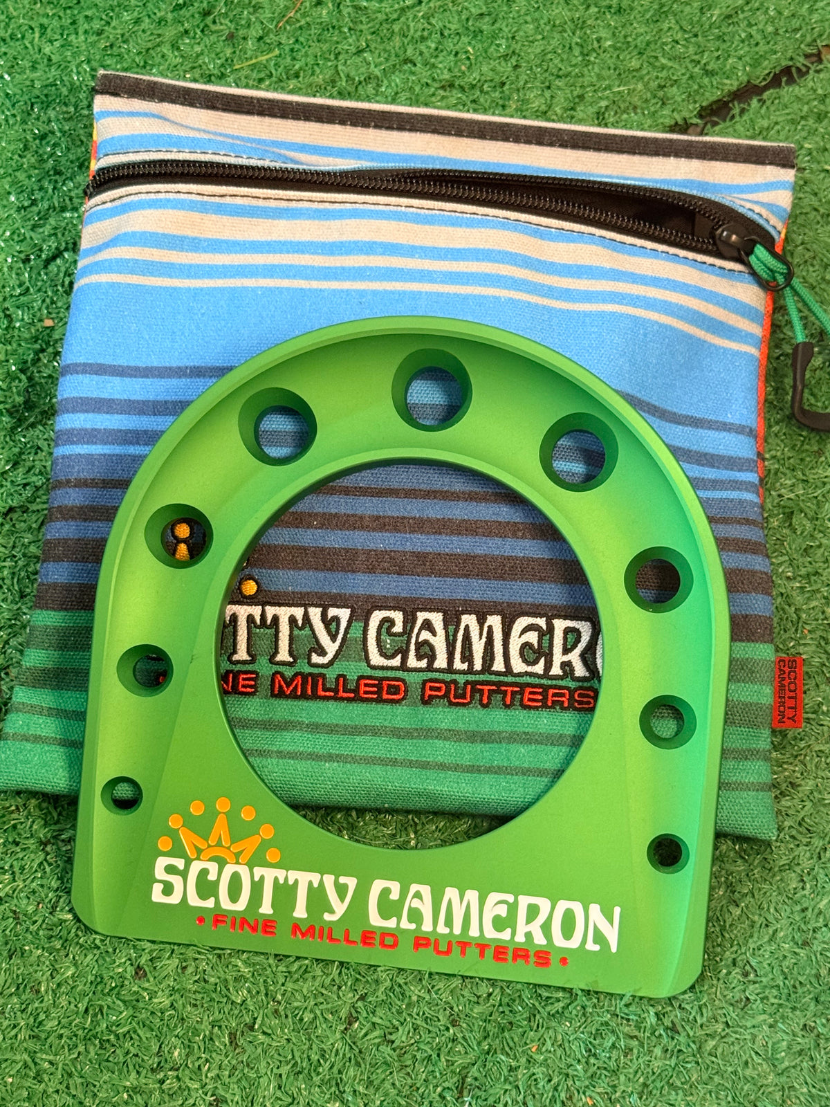 2026 Scotty Cameron Serape Crown Putting Cup Kit - Green
